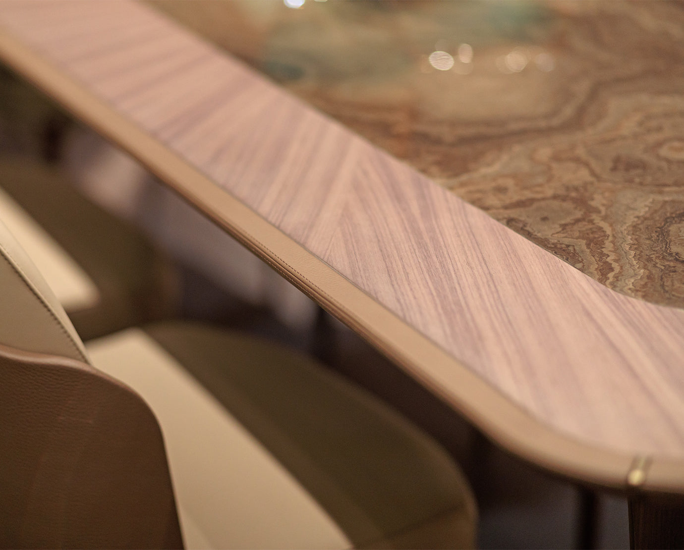 Bàn ăn Turri Melting Light